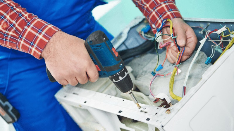 Etimesgut Ariston Ariston çamaşır makinesi kart tamiri – Su almama arızası orijinal parça ile giderildi. - Teknik servis örneği